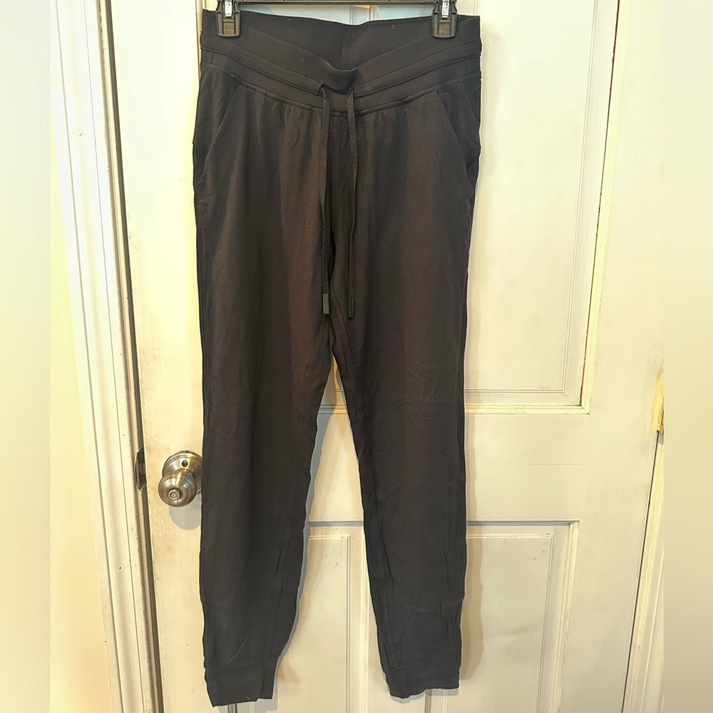 Lululemon Black nulu joggers